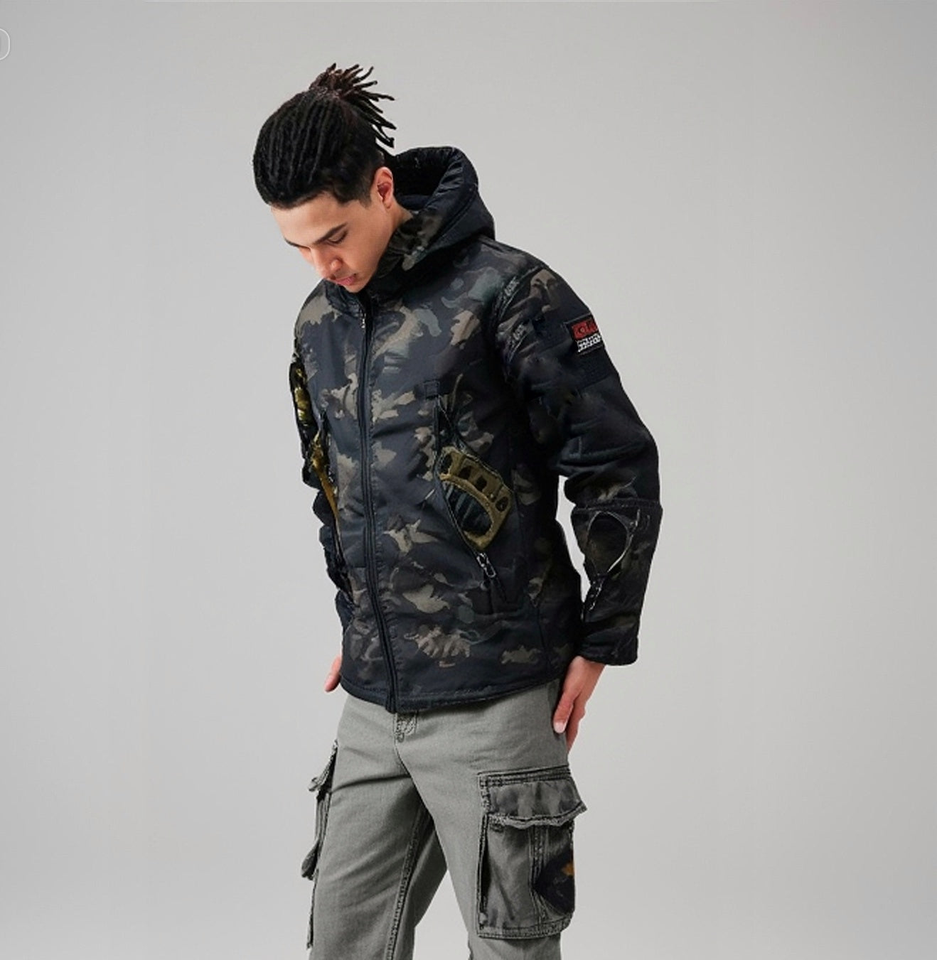 Waterproof and warm men's winter soft shell special tactical hooded multi-pocket jacket